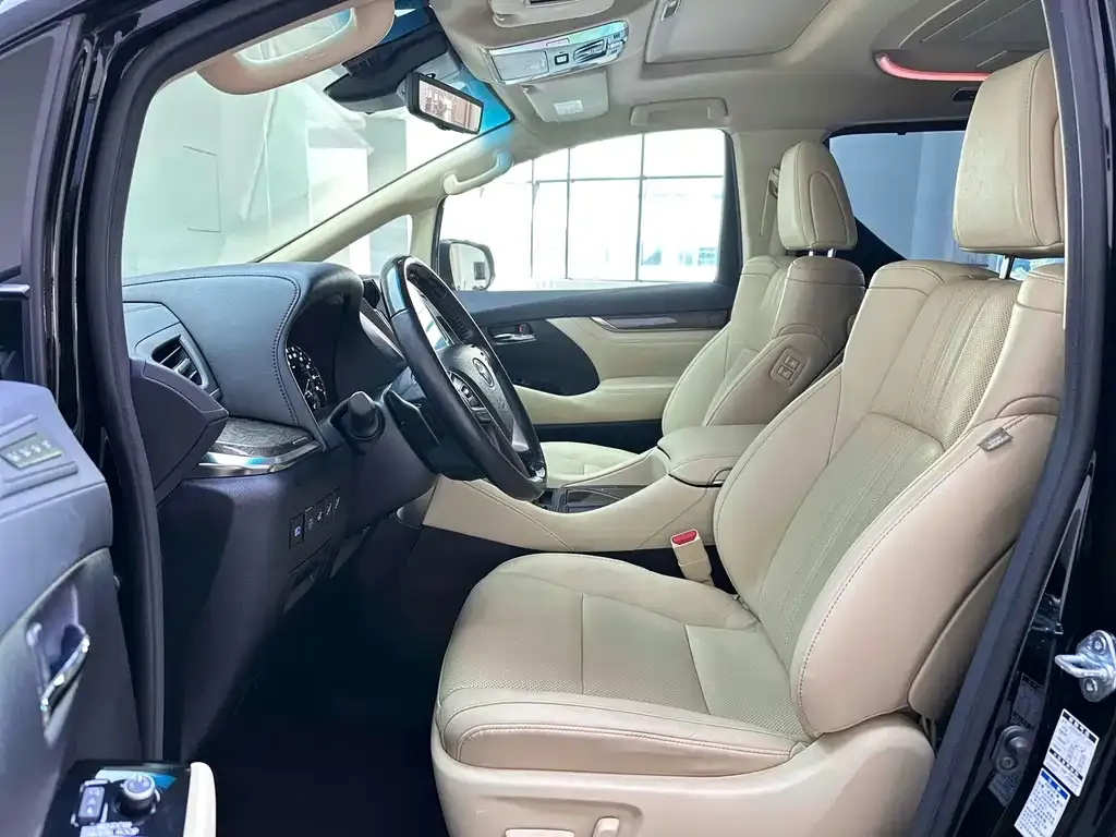 Toyota Vellfire 2022 из CN, фото 4
