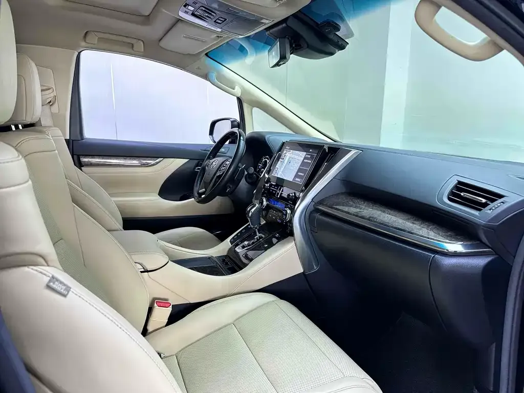 Toyota Vellfire 2022 из CN, фото 9