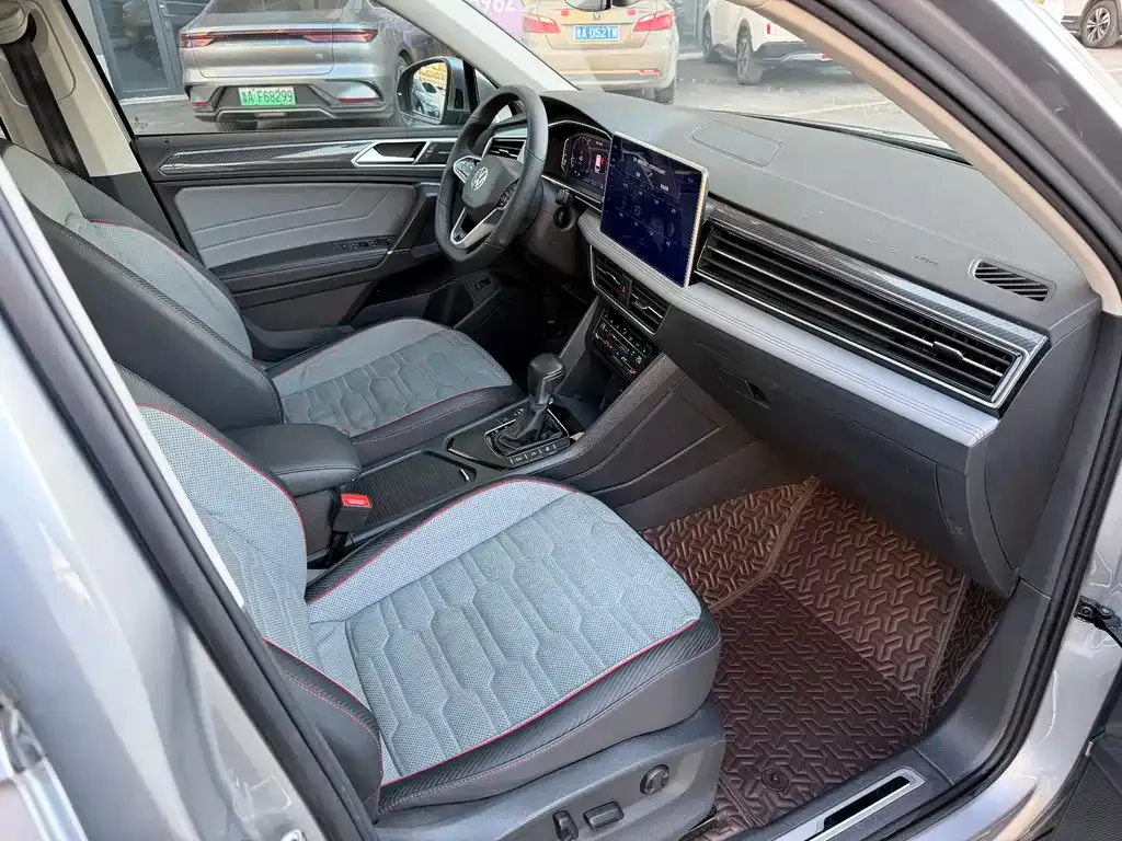 Volkswagen Tiguan L 2021 из CN, фото 3