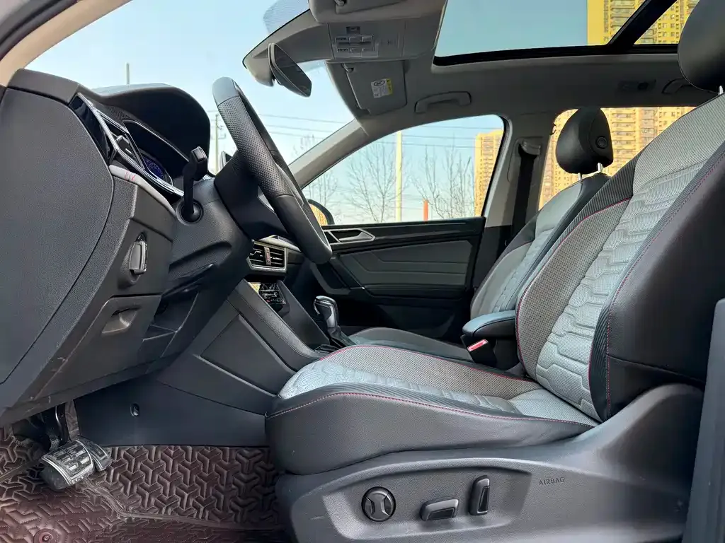 Volkswagen Tiguan L 2021 из CN, фото 4
