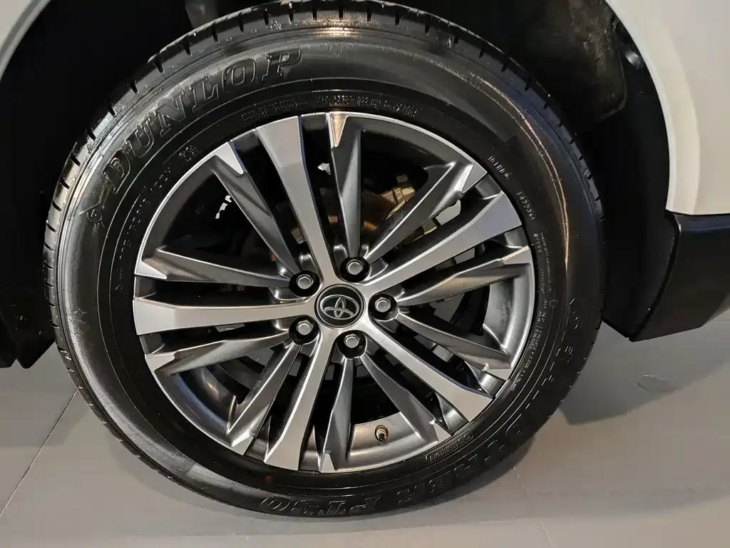 Toyota Venza 2024 из CN, фото 8