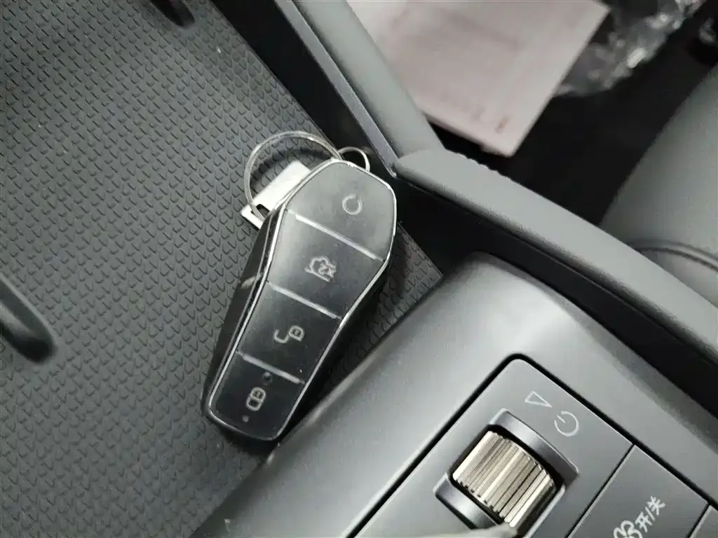 BYD Qin L 2025 из CN, фото 10