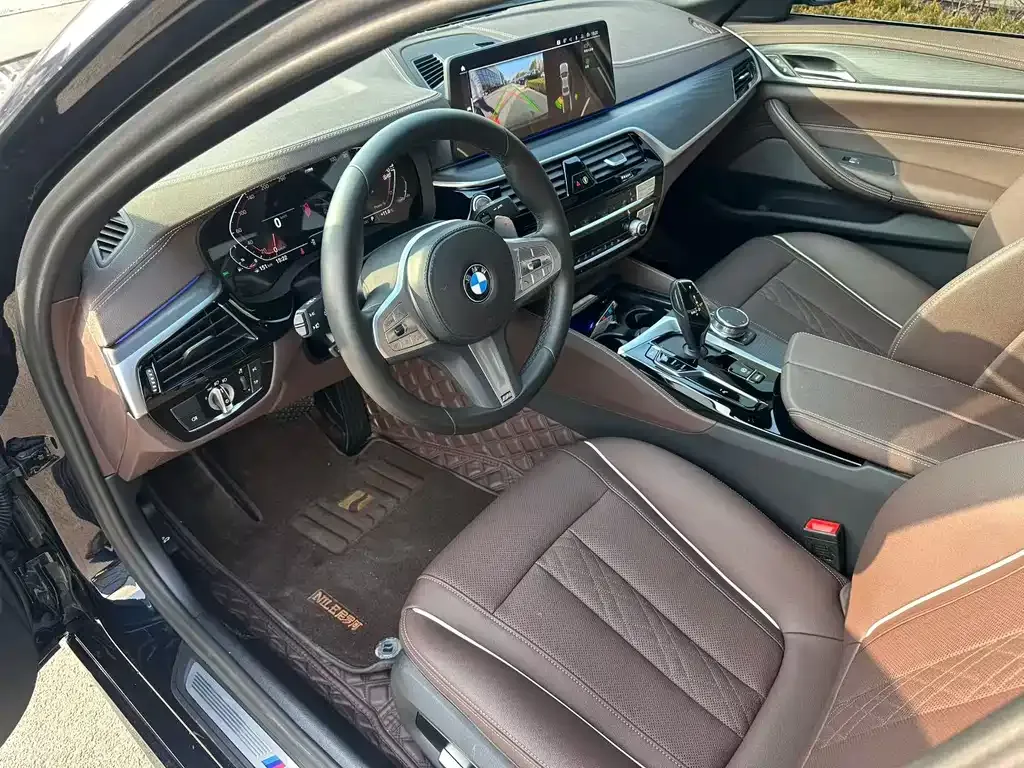BMW 5 Series 2024 из CN, фото 2