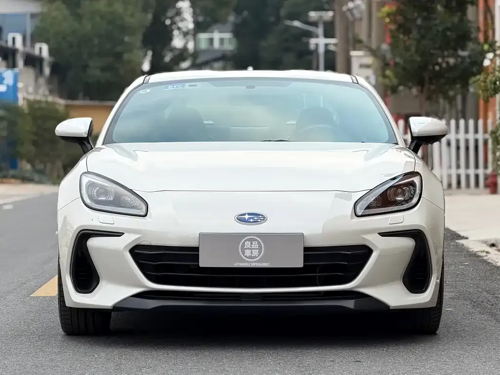 Subaru BRZ 2023 из CN, фото 4