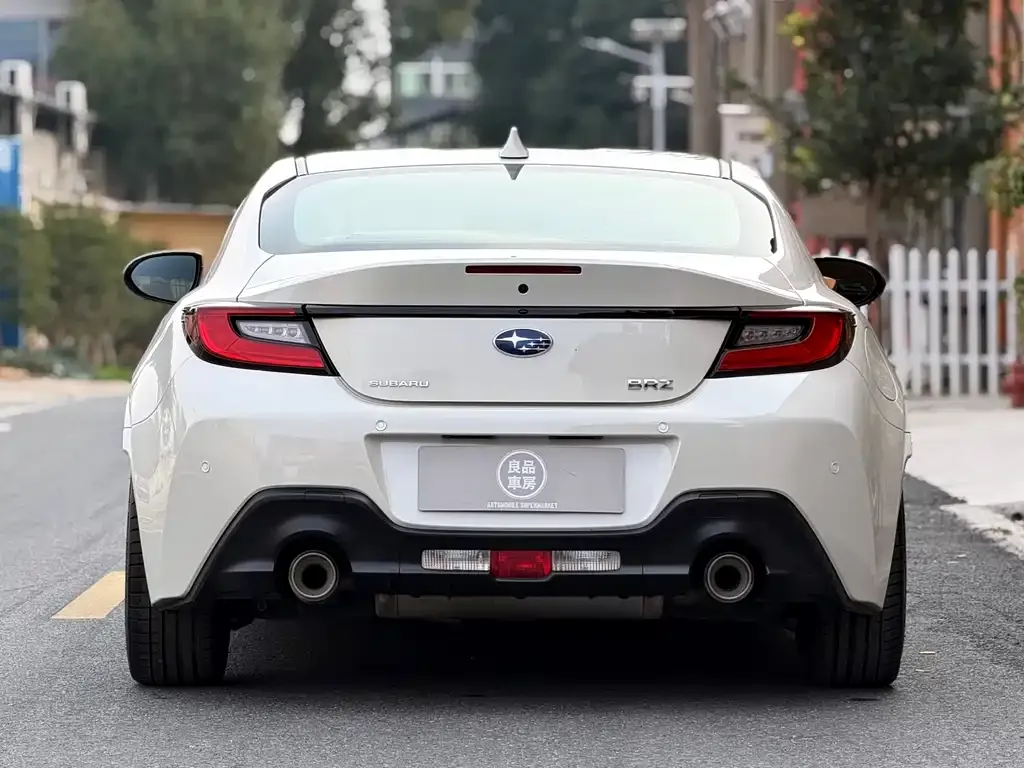 Subaru BRZ 2023 из CN, фото 9