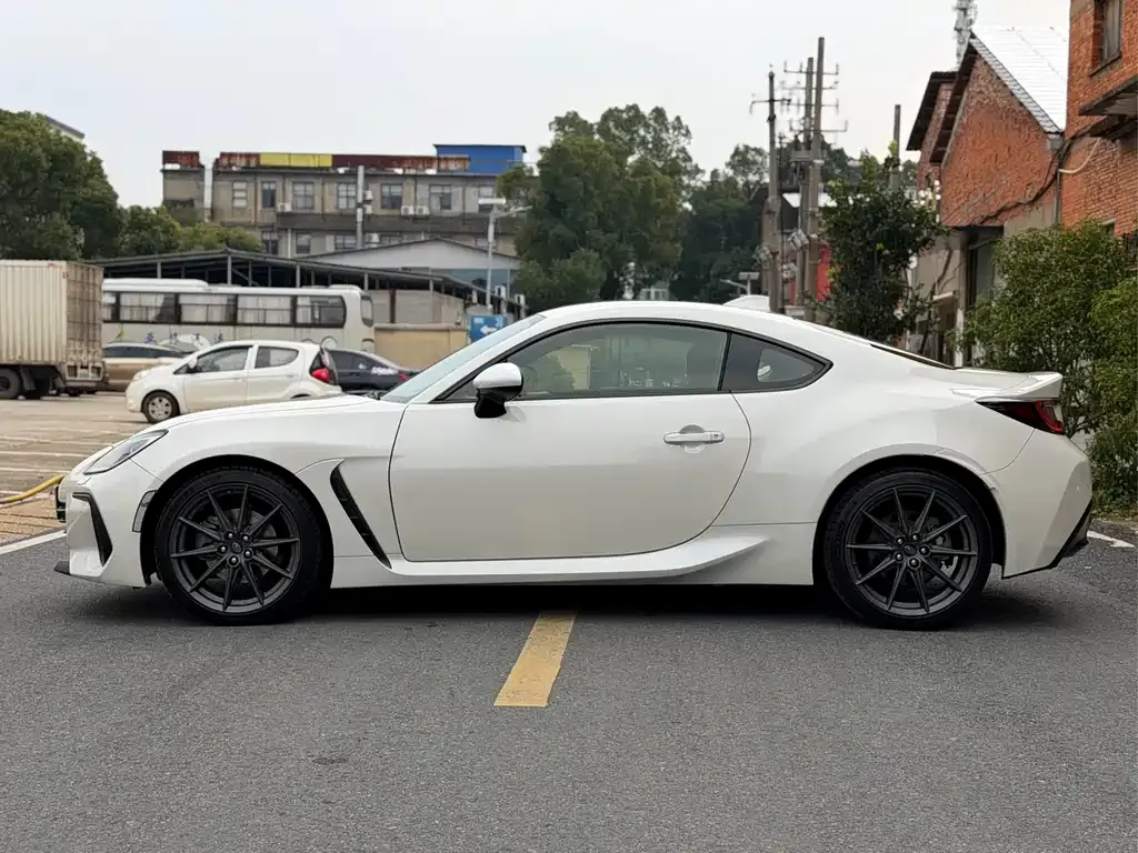 Subaru BRZ 2023 из CN, фото 5