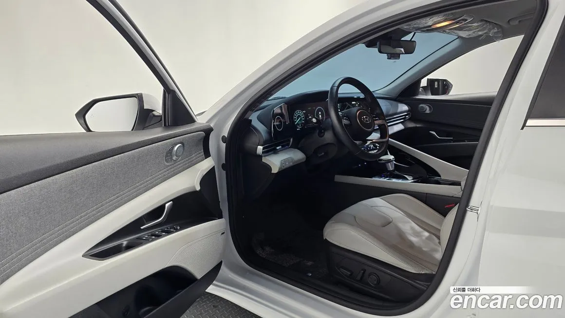 Hyundai AVANTE — фото 4