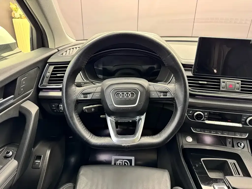Audi Q5L 2023 из CN, фото 2
