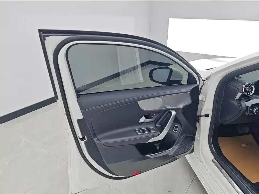 Mercedes-Benz A-Class 2021 из CN, фото 2