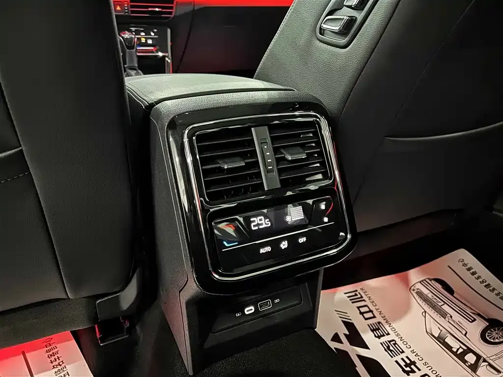 Volkswagen Passat 2022 из CN, фото 10