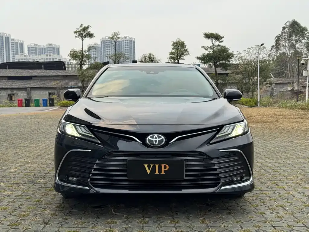 Toyota Camry — фото 7