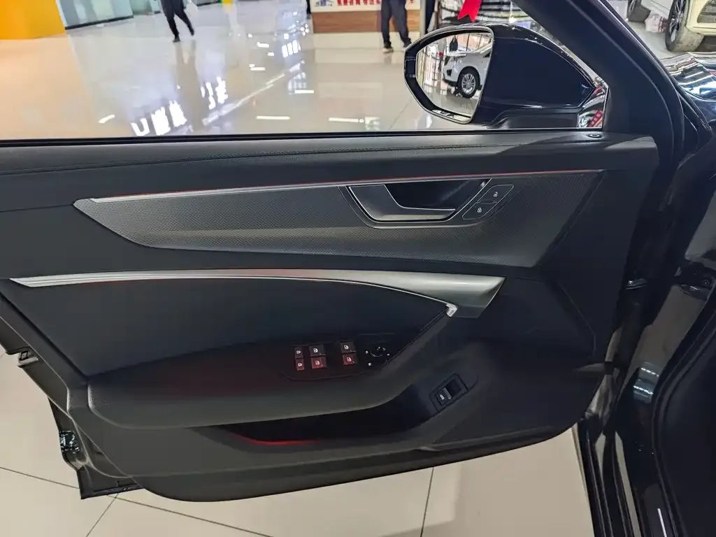 Audi A6L 2024 из CN, фото 2