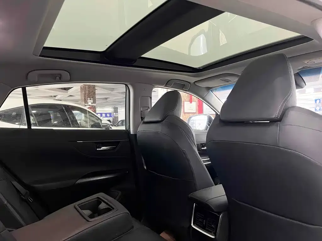 Toyota Harrier 2024 из CN, фото 3