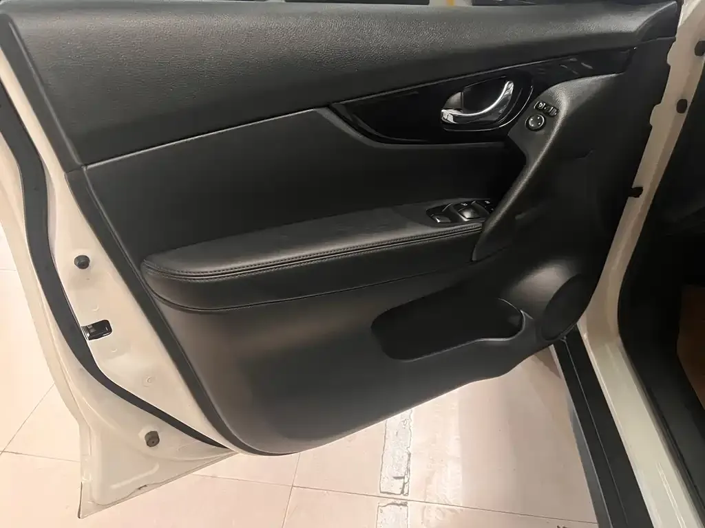 Nissan X-Trail 2021 из CN, фото 3
