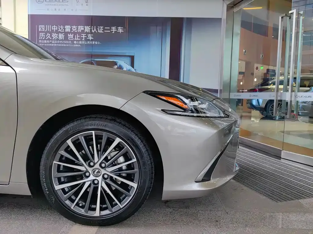 Lexus ES 2023 из CN, фото 5