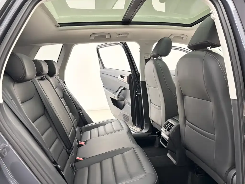 Volkswagen Tharu 2022 из CN, фото 8