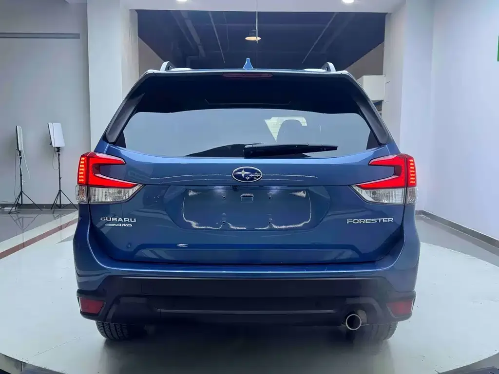 Subaru Forester 2023 из CN, фото 9