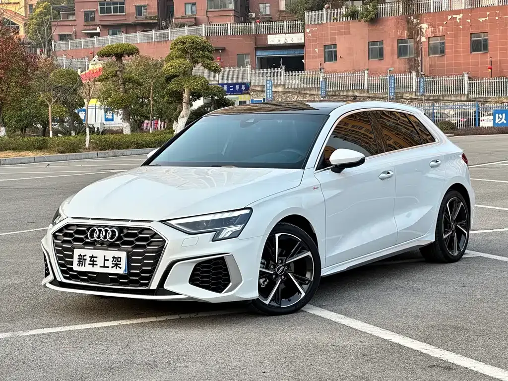 Audi A3 2022 из CN, фото 1