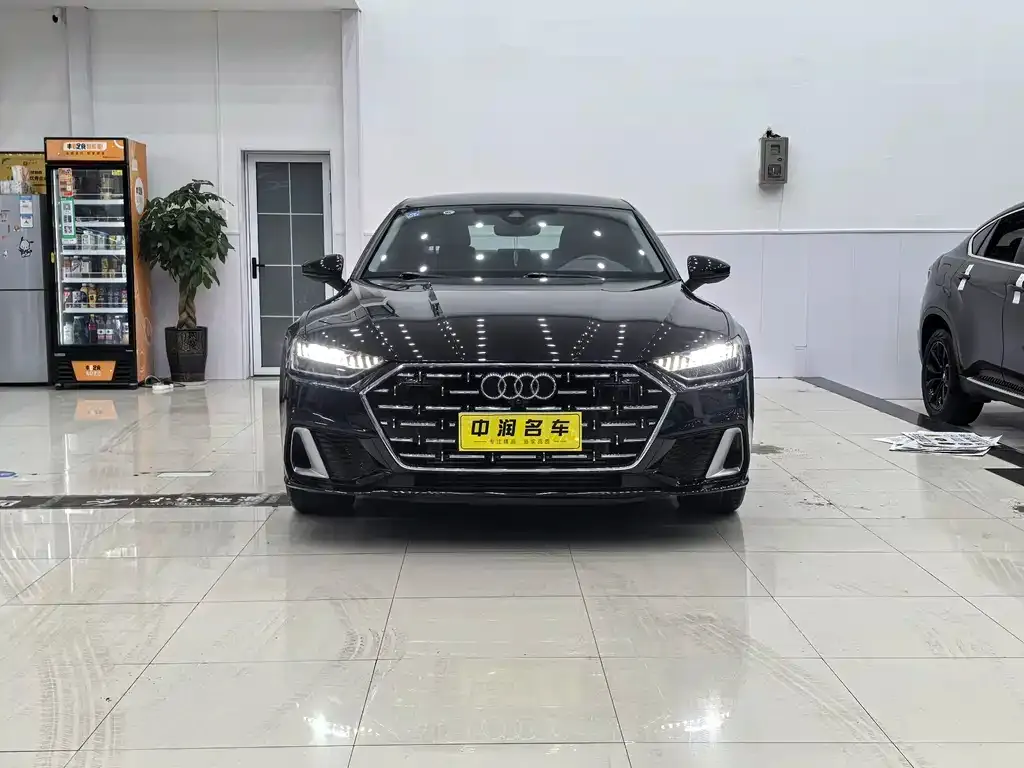 Audi A7L 2023 из CN, фото 4