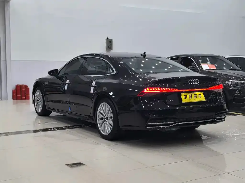 Audi A7L 2023 из CN, фото 7