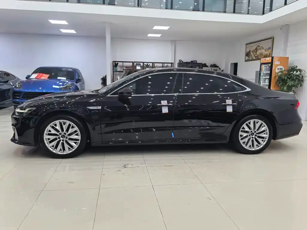 Audi A7L 2023 из CN, фото 8