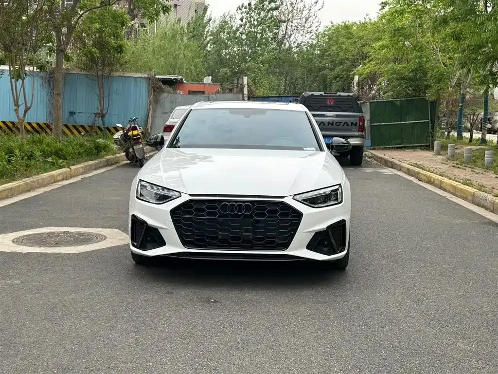 Audi A4L 2022 из CN, фото 9