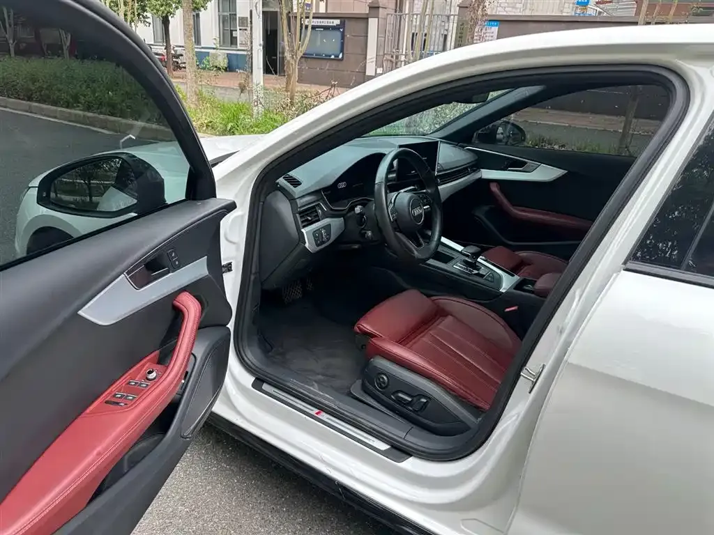 Audi A4L 2022 из CN, фото 7