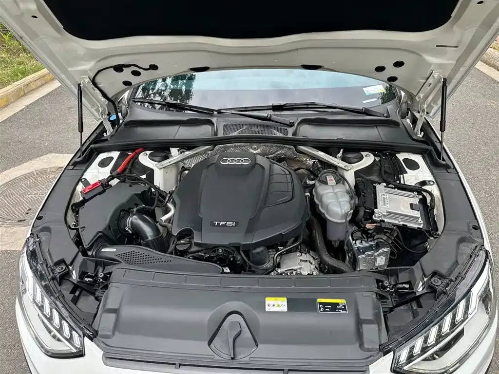 Audi A4L 2022 из CN, фото 6