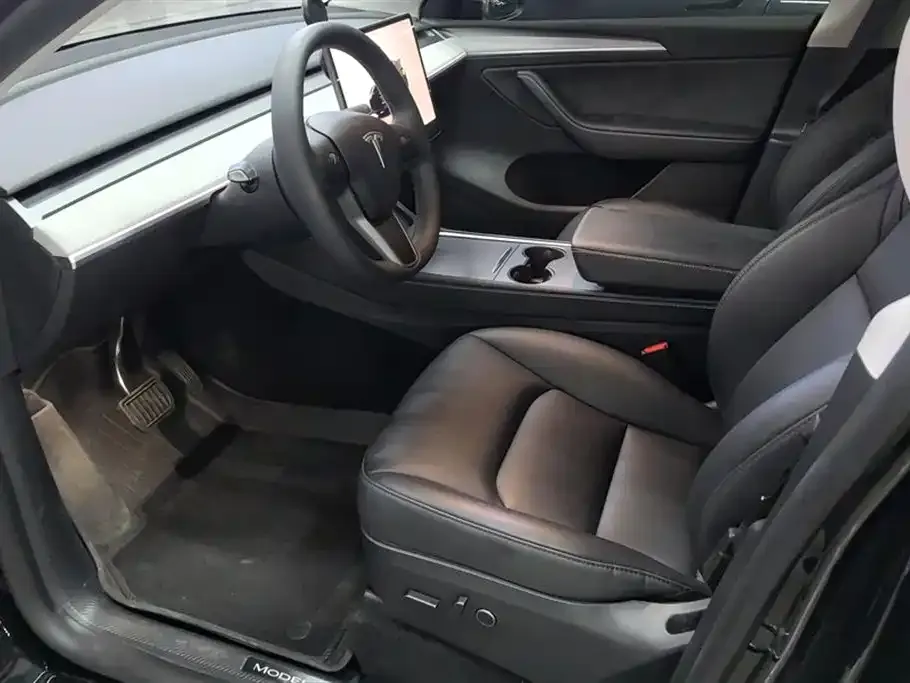 Tesla Model Y 2024 из CN, фото 5