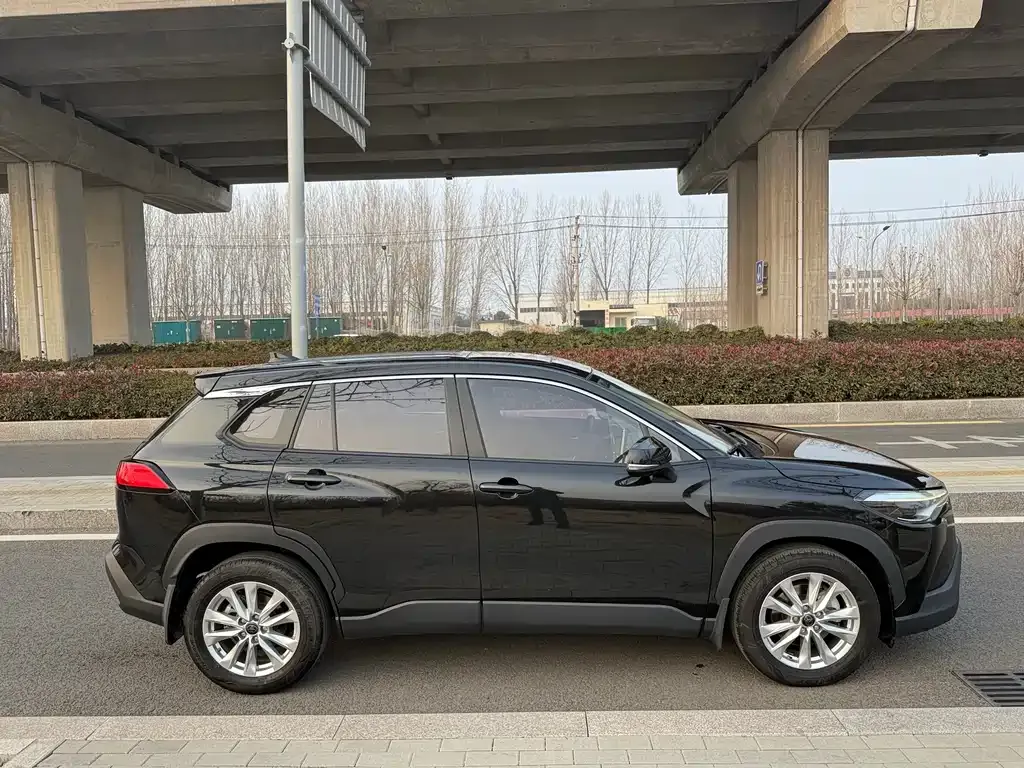 Toyota Corolla Cross 2022 из CN, фото 2
