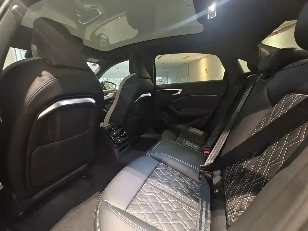 Audi A5L 2025 из CN, фото 9