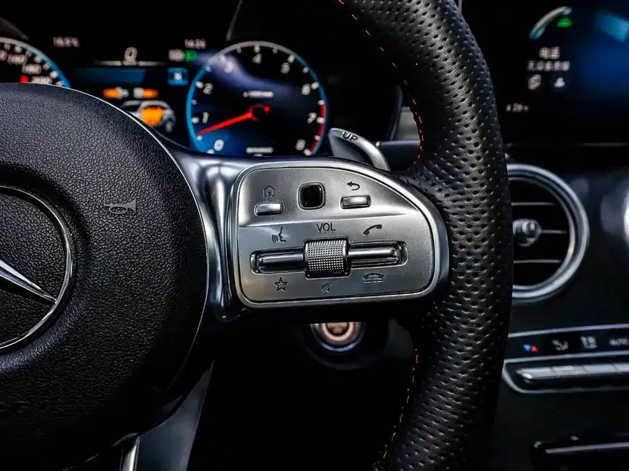 Mercedes-Benz GLC AMG — фото 9