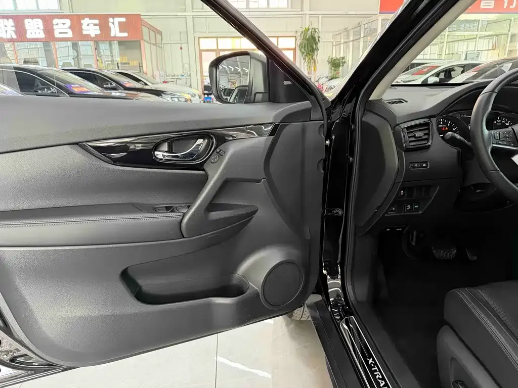 Nissan X-Trail 2025 из CN, фото 4