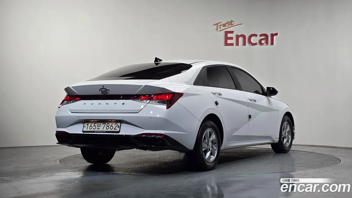 Hyundai AVANTE — фото 3