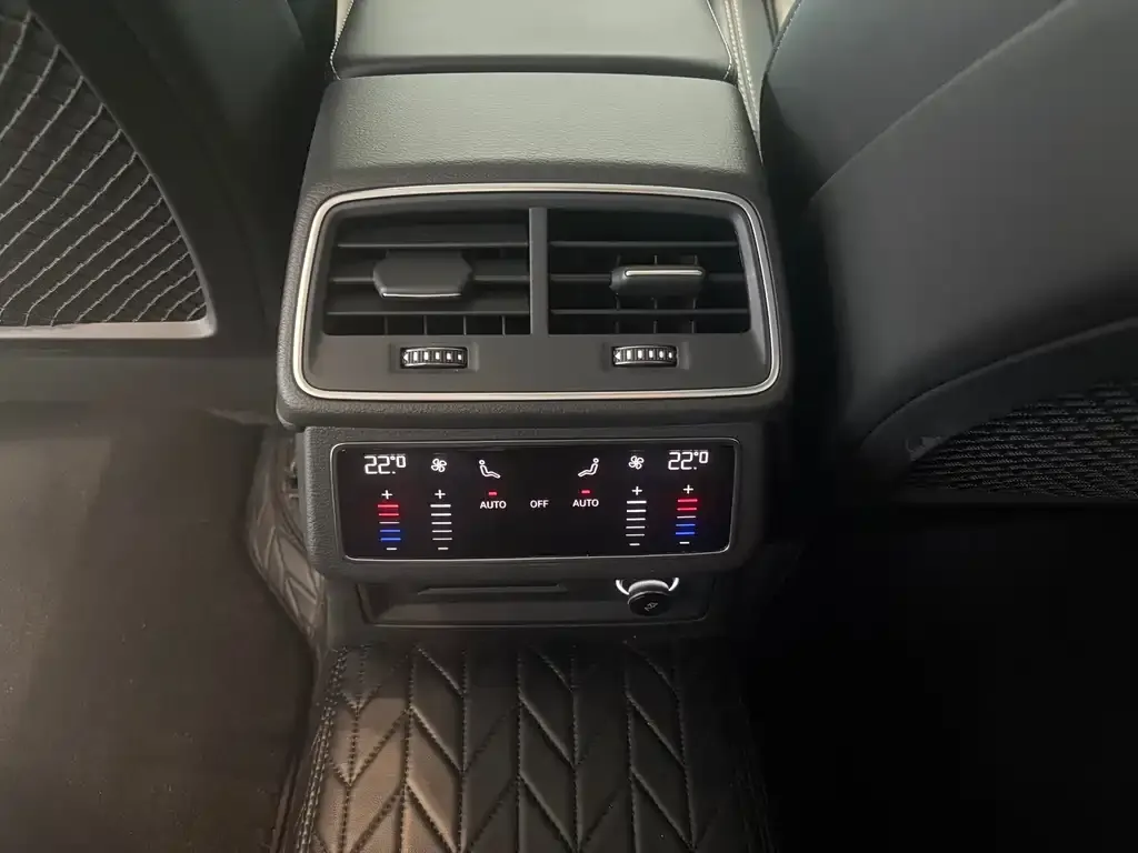Audi A6L 2024 из CN, фото 5