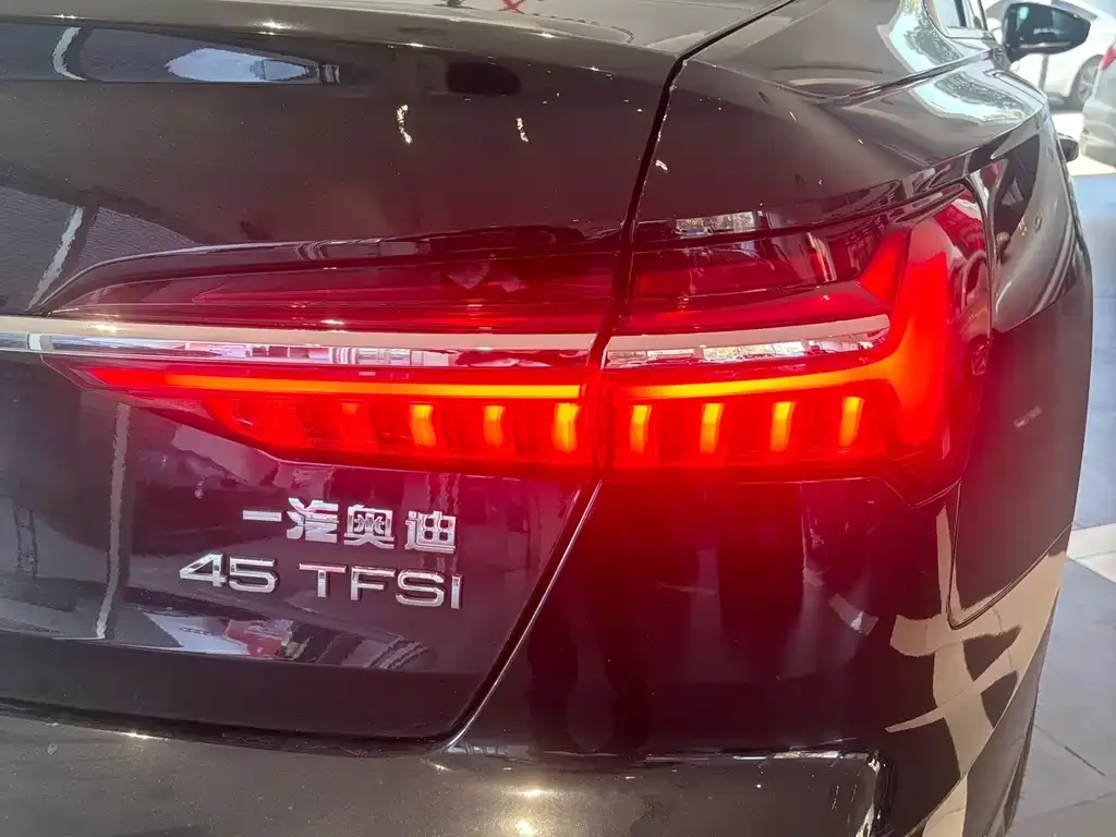 Audi A6L 2024 из CN, фото 6