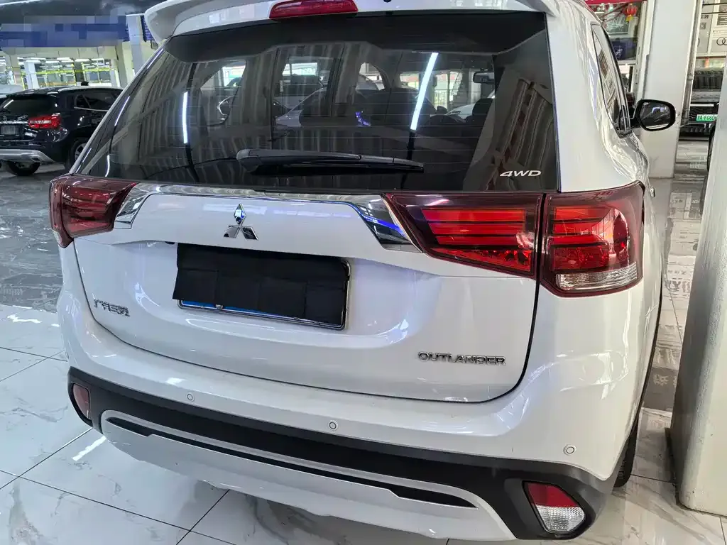 Mitsubishi Outlander 2021 из CN, фото 6