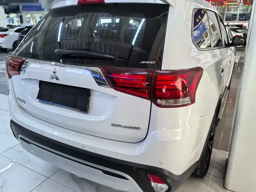 Mitsubishi Outlander 2021 из CN, фото 3