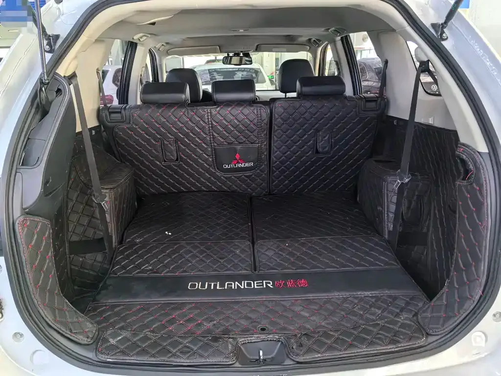 Mitsubishi Outlander 2021 из CN, фото 8