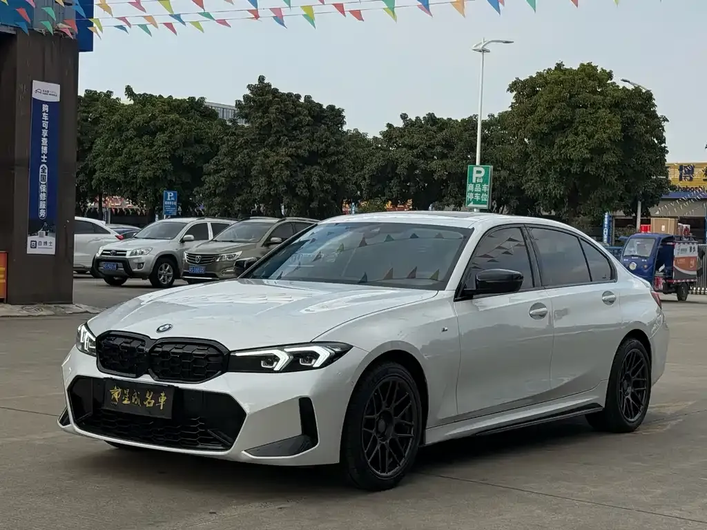 BMW 3 Series 2023 из CN, фото 1