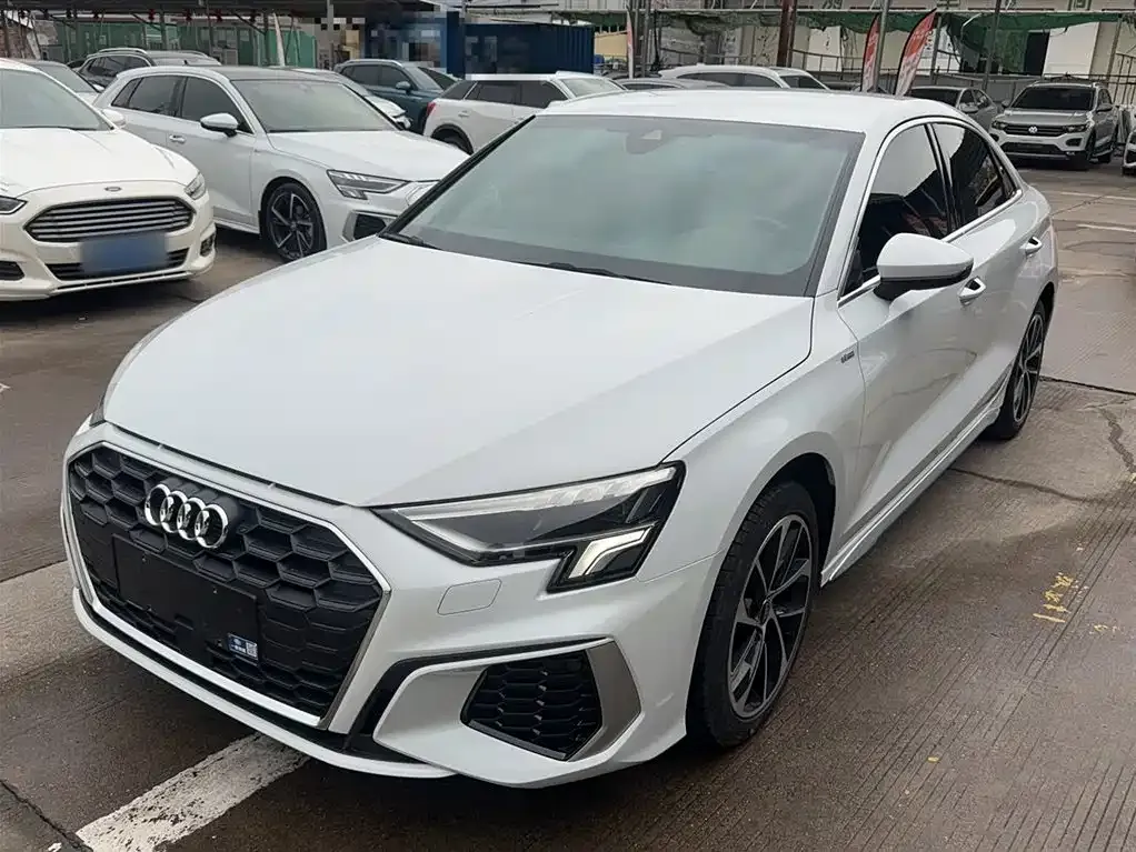Audi A3 2022 из CN, фото 1