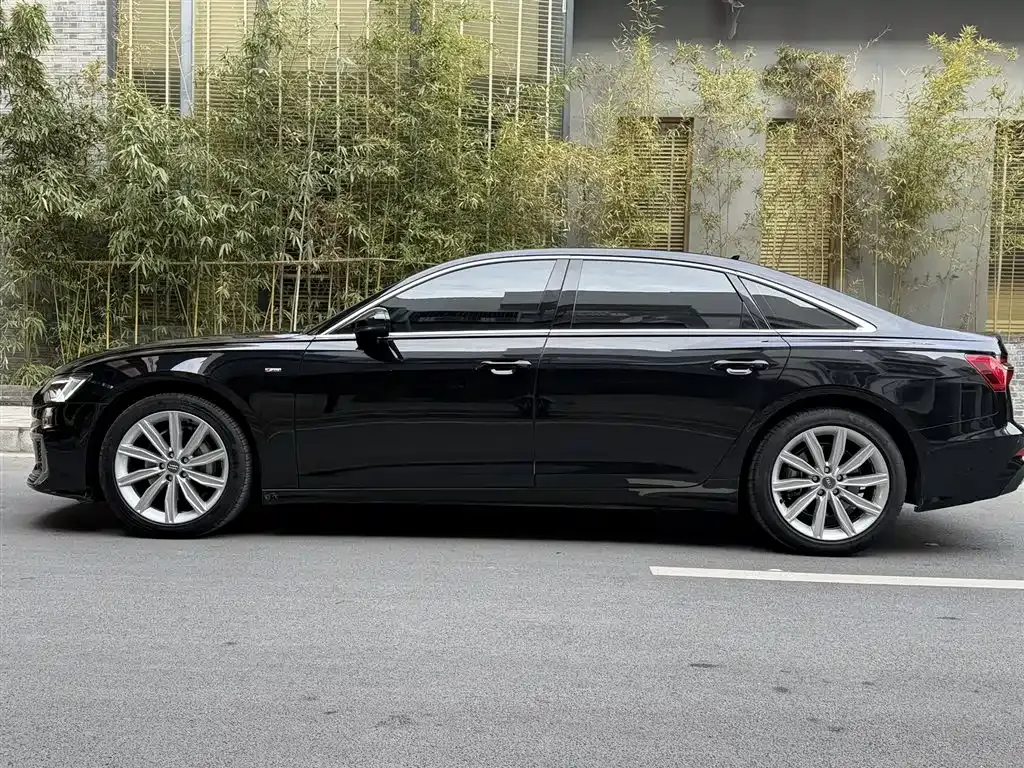 Audi A6L — фото 9
