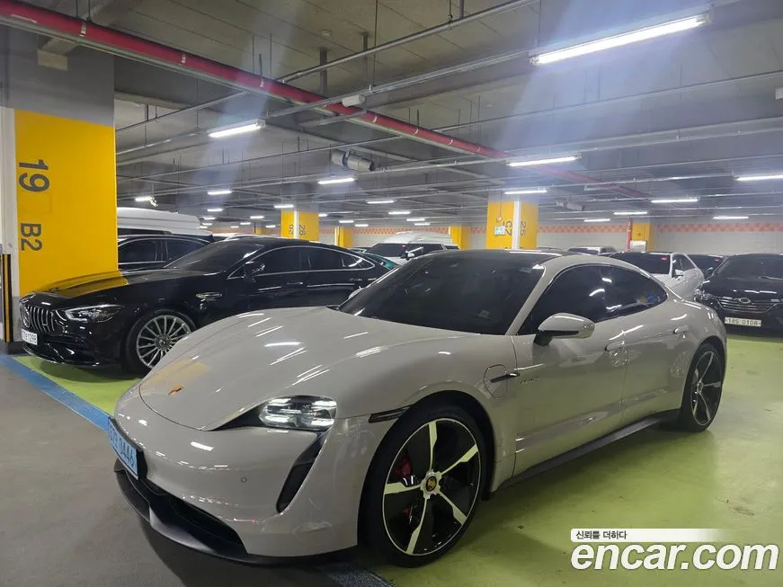 Porsche Taycan 2022 из KR, фото 9
