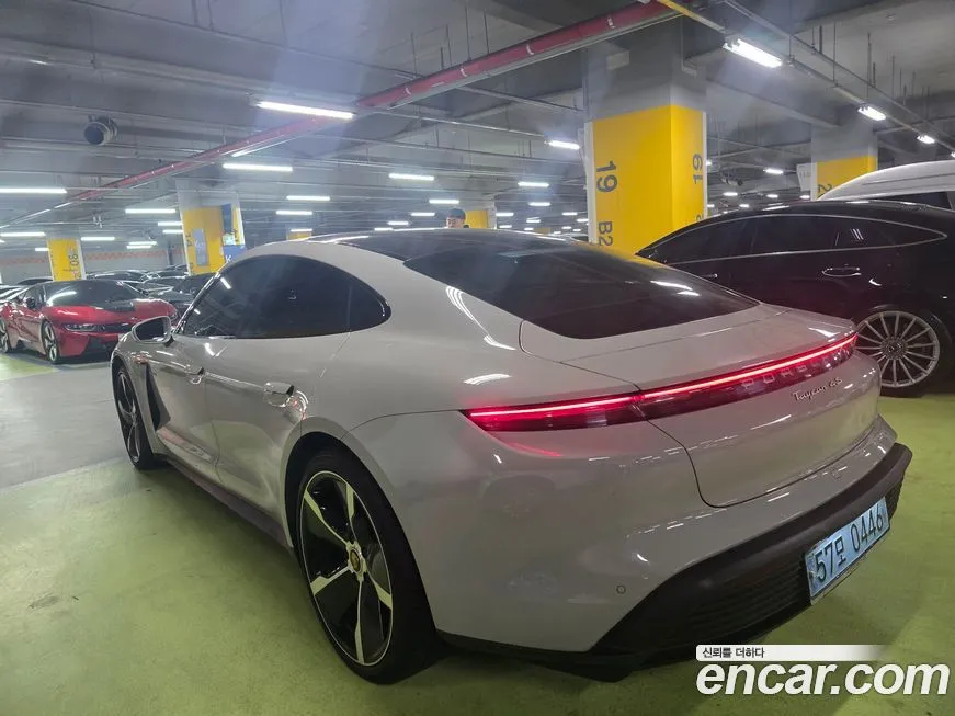 Porsche Taycan 2022 из KR, фото 7