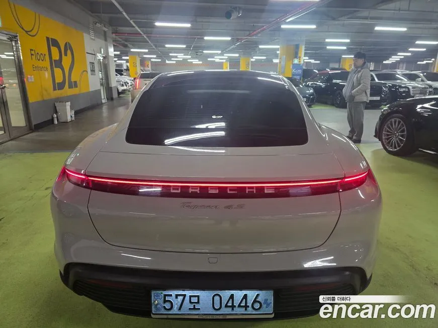 Porsche Taycan 2022 из KR, фото 4