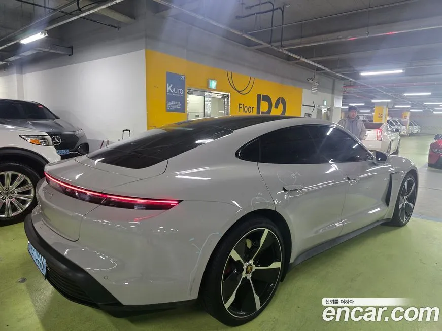 Porsche Taycan 2022 из KR, фото 5