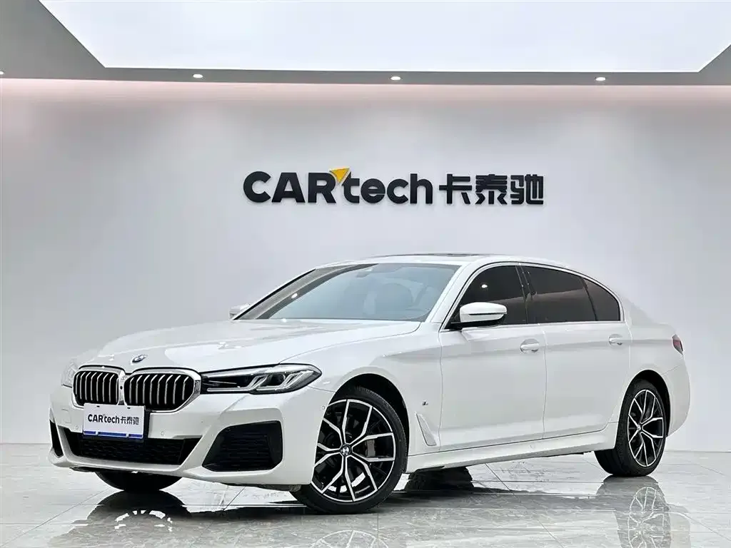 BMW 5 Series 2022 из CN, фото 1