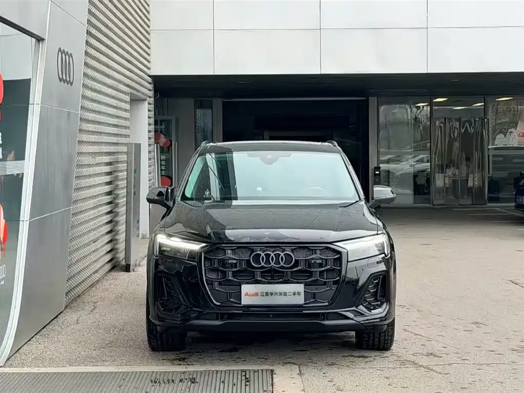 Audi Q7 2025 из CN, фото 4