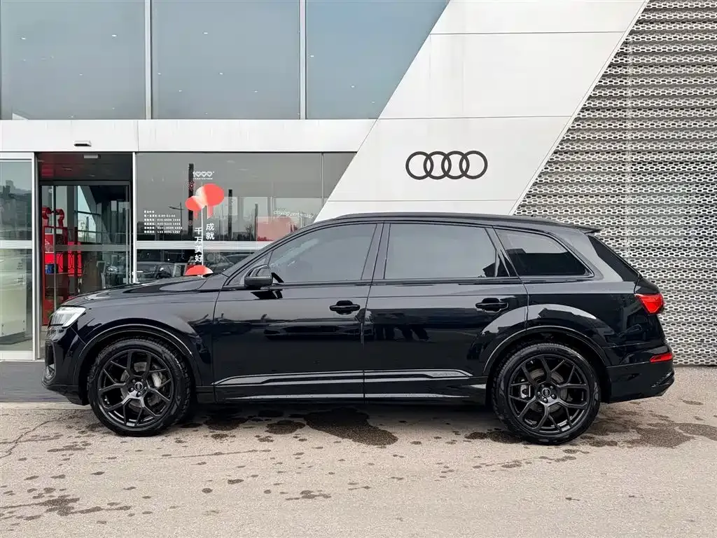 Audi Q7 2025 из CN, фото 7