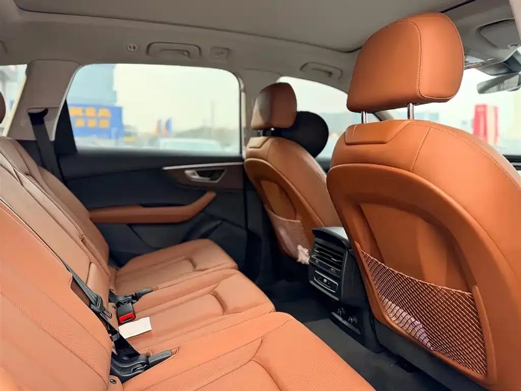 Audi Q7 2025 из CN, фото 2